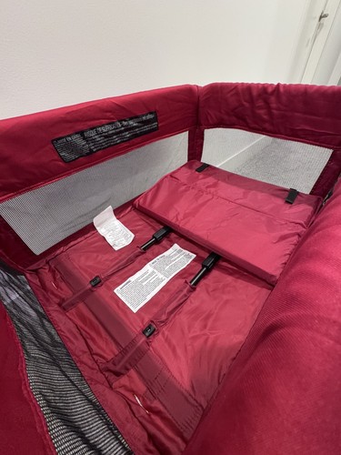 Cuna de viaje portátil Kidco Dreampod en arándano - Muy buen estado. - Imagen 3 de 13