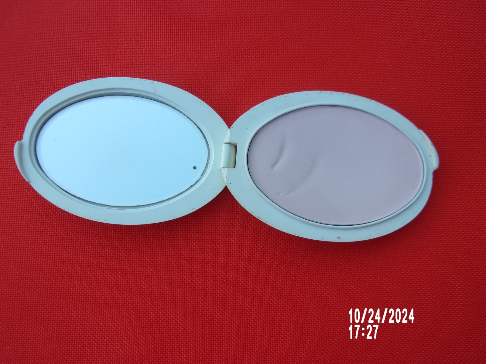 Vintage Faberge Makeup Powder Compact with Mirror 1970's Light shade