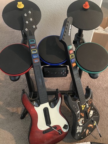Playstation 3/PS2 Guitar Hero Rock Band Bundle Drums 2 Guitars Games & Keyboard - Picture 2 of 3