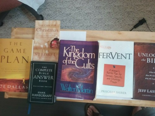 Christian Books, Lee Strobel, Hank Hanegraff, Pricilla Shirer, Walter Martin etc - Picture 11 of 11