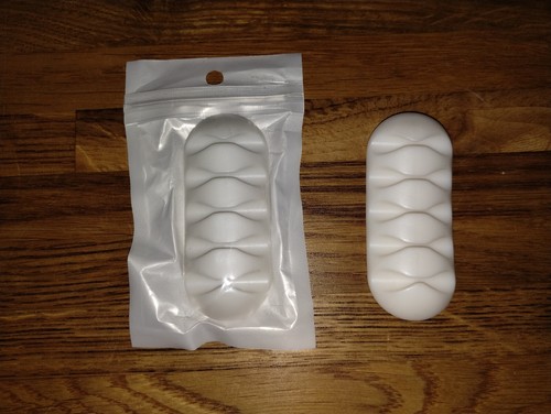 5-Slot Silicone Cable Holder/Organizer (Multi-item Discount!) - 第 5/7 張圖片