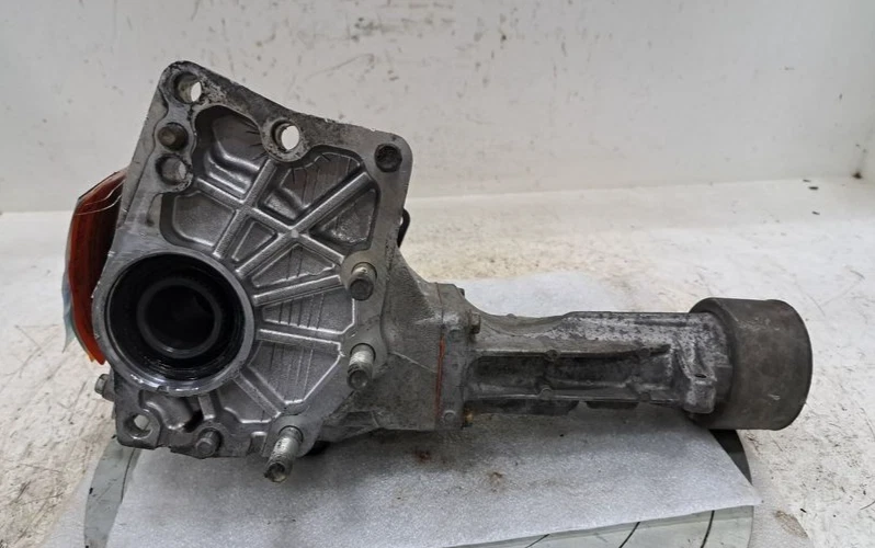 2011-2020 TOYOTA SIENNA Transfer Case Assembly Factory OEM - Image 3 of 4