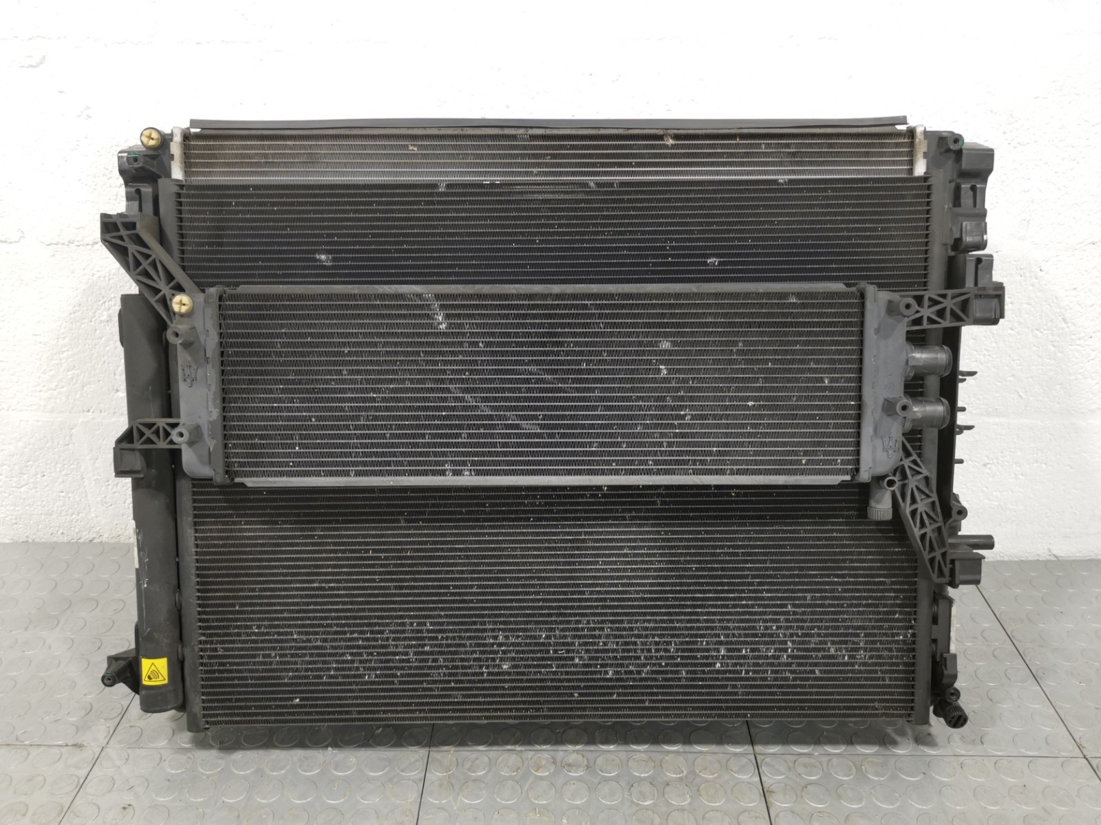 Maserati Ghibli S AWD 3.0L 2014 Front Coolant Cooling Radiator Fan Motor OEM