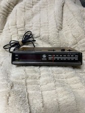 Vintage GE General Electric Alarm Clock AM/FM Radio 7-4624B Wood Grain