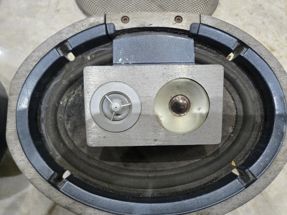 JBL DECADE - ORIGINAL - GOOD SHAPE! (T545) - Image 3 of 4