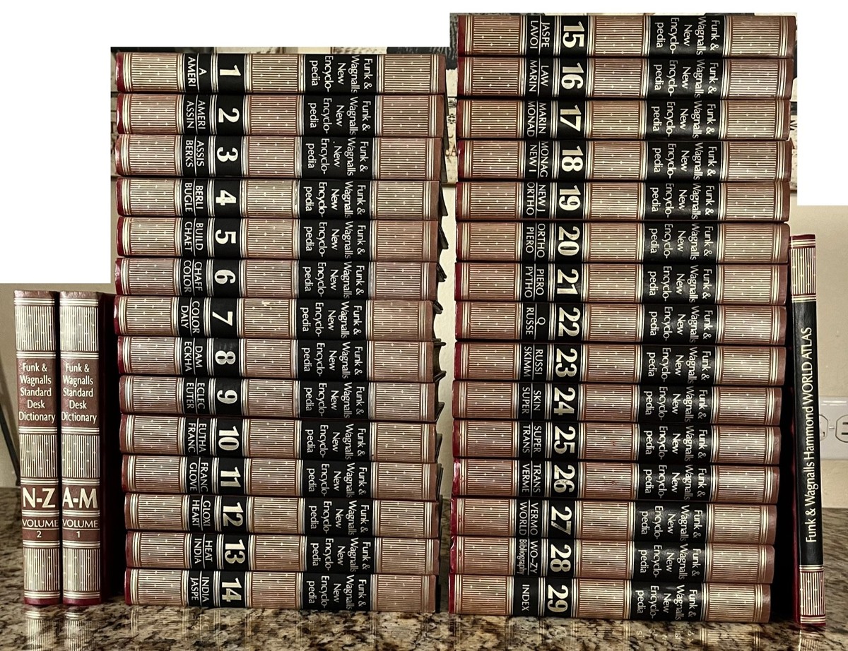 【27冊セット】洋書　雑誌　ニードルワーク＆クラフト アメリカ 英語1983年～ 1975 World Book Encyclopedia 22 Volumes & 1975 World Events Set 趣味