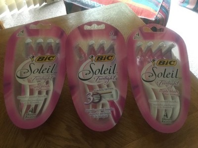 Bic Soleil Twilight Triple Blade for Women ( 3 packs ) ( 12 total razors)