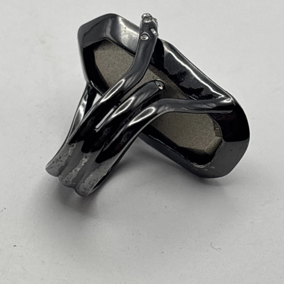 Anillo doblete de cuarzo y hematita en órbita Alexis Bittar Miss Havisham Foto 4 de 4