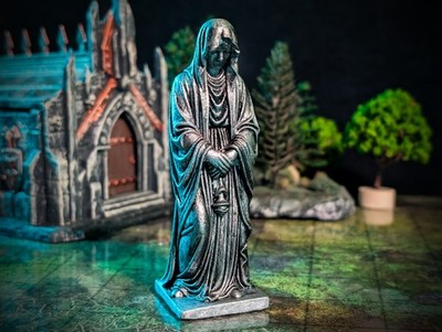 Tabletop Terrain Silver Priestess | Handbemalt Resin Mini für D&D Warhammer 40k