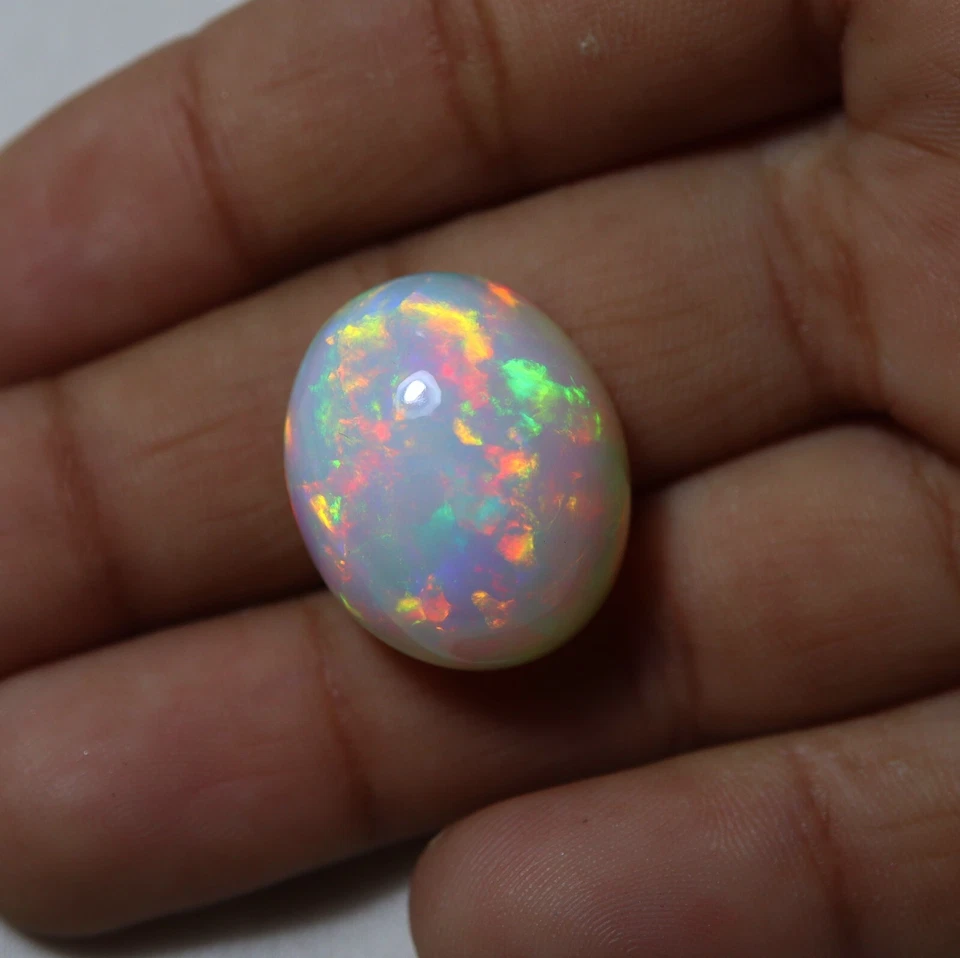 17.3 Cts 19.2x15.9x10.7MM Natural AAA Multi Fire Ethiopian White Opal Oval Shape - Image 2 of 4