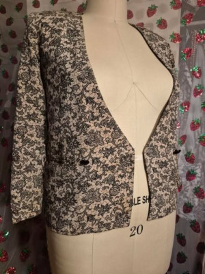 Vintage Apostrophe double breasted baroque vintage blazer size 8. Welt pockets