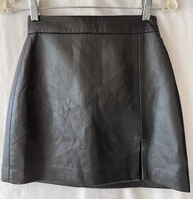 WILFRED, Women's 00, Black Short Faux Leather Skirt, Never Worn