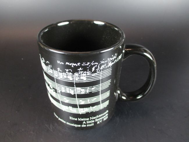 Mozart Kaffeetasse schwarz Kleine Nachtmusik Noten Becher,Souvenir Tasse,300 ml.