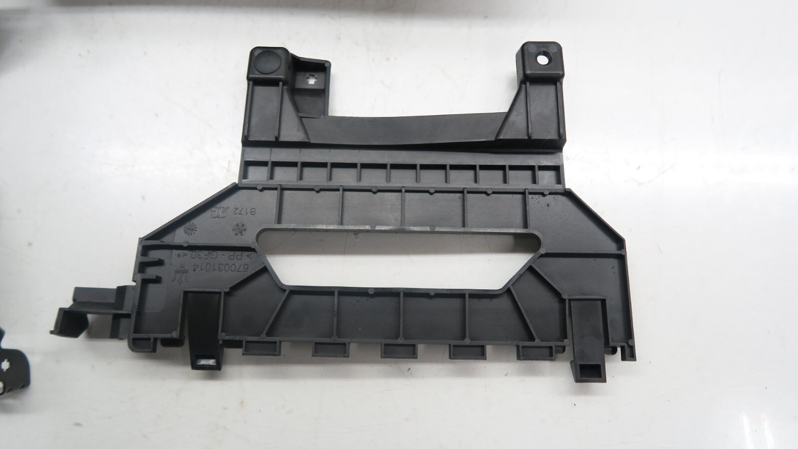 Maserati Ghibli 2014-2019 Rear Right Mounting brackets Set P/N 670031014