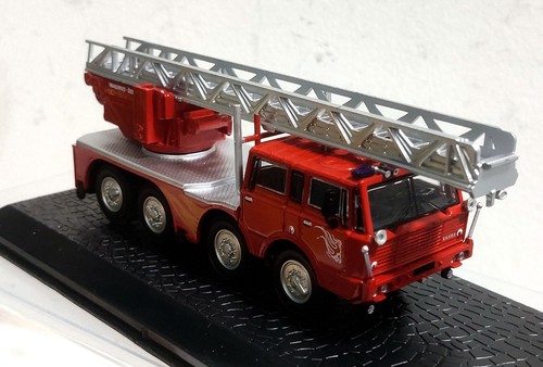 Atlas 1/72 Magirus DL 44 Tatra 813 8x8  Fire Red - Picture 2 of 7