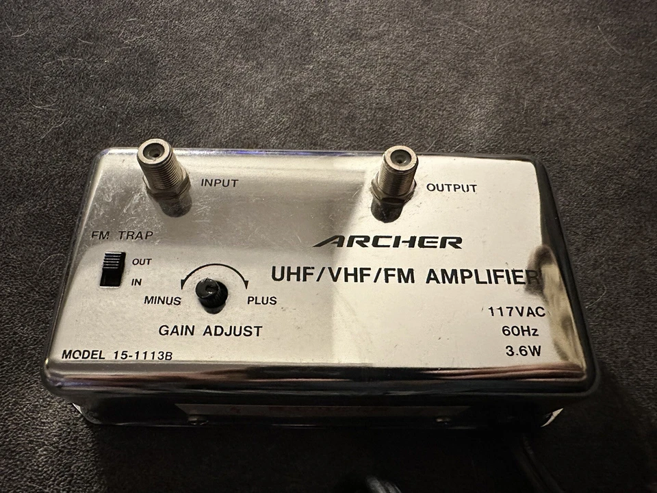 Radio Shack 20dB Signal Amplifier UHF VHF FM 15-1113B Archer 117 VAC 60Hz 3.6WOp - Image 2 of 3