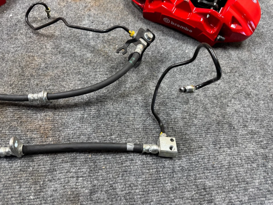 JUEGO DE PINZAS DE FRENO BREMBO DELANTERAS IZQUIERDA Y DERECHA HONDA CIVIC TIPO R FL5 23-25 OEM Foto 3 de 4