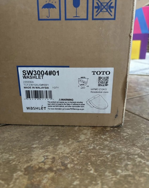 New In Box TOTO Toilet Seat - SW3004#01