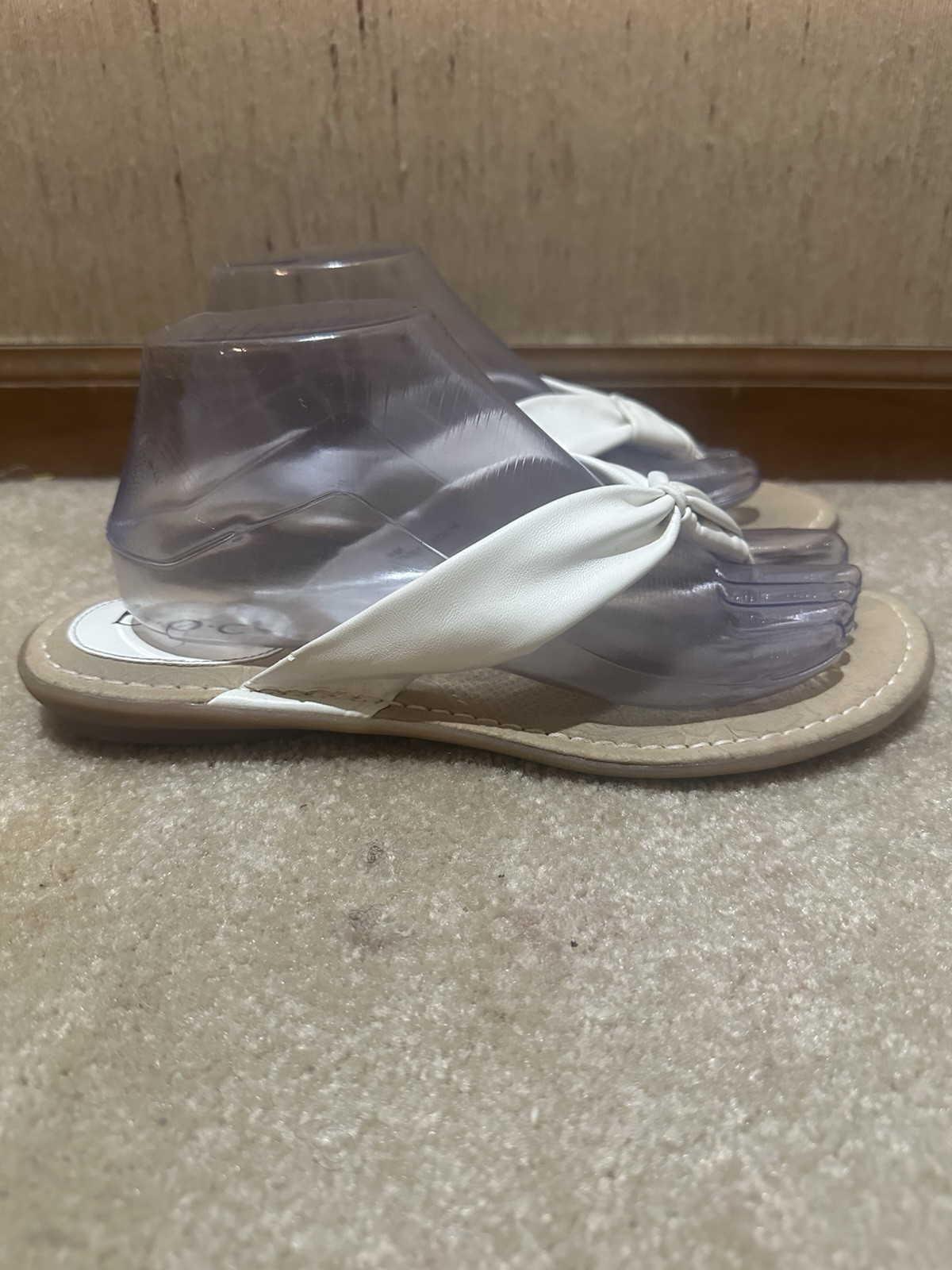 Born Concept Women’s White Thong Sandals Size 9