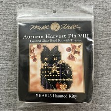 Mill Hill Autumn Harvest Pin VIII Counted Glass Bead Kit Haunted Kitty MHAH43 