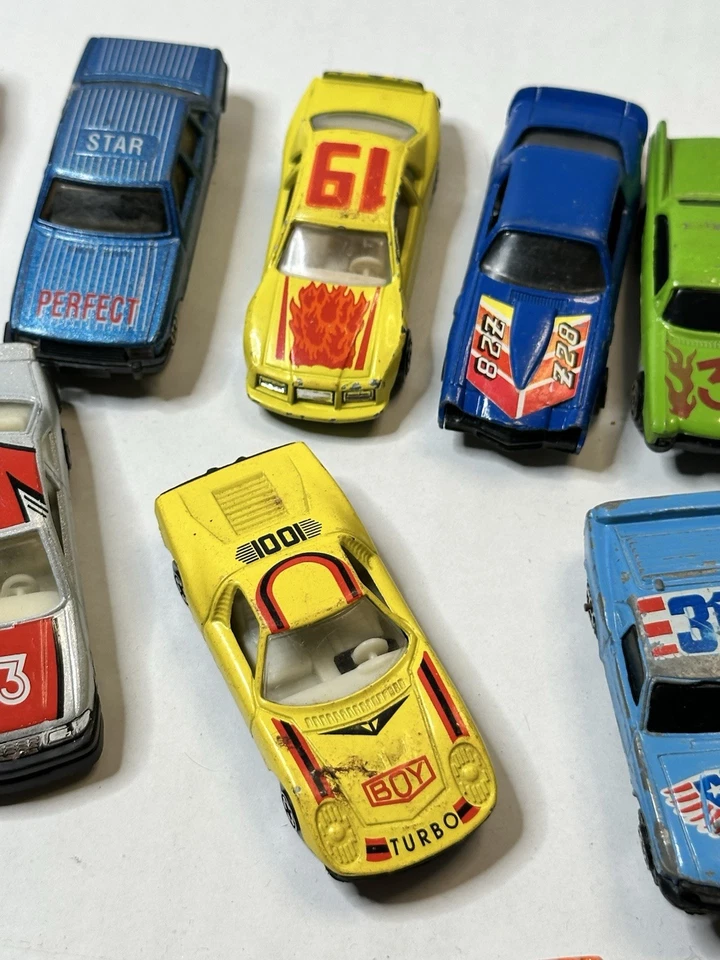 Vintage LOT OF 15MADE IN CHINA GENERIC DIECAST & PLASTIC TOY RACE CARS - Image 3 of 4