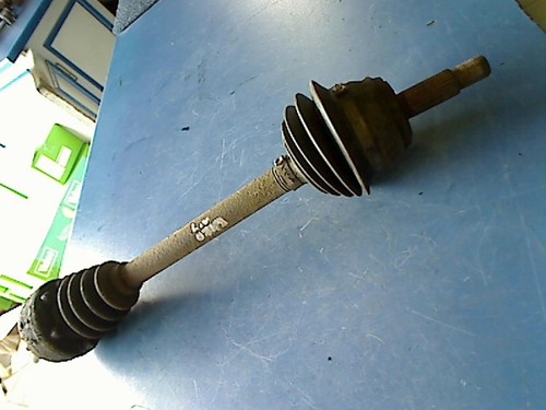 Antriebswelle Links Vorne PN VW Golf 51 KW 70 PS 159315 Km