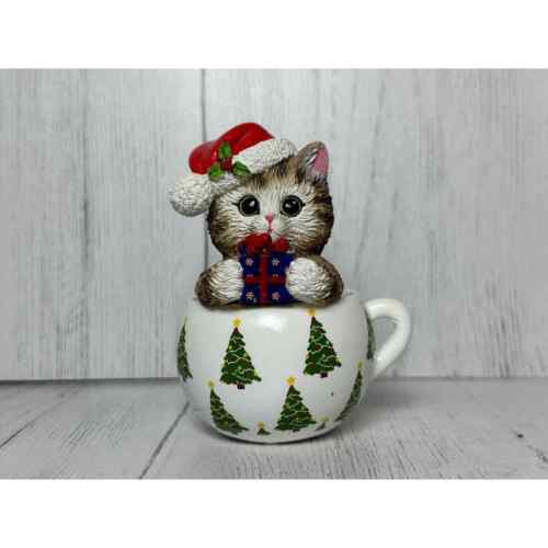 Deck the Paws Kayomi Harai’s Meow-y Christmas Cups Collection Cat Santa Hat 2577 - Picture 1 of 7