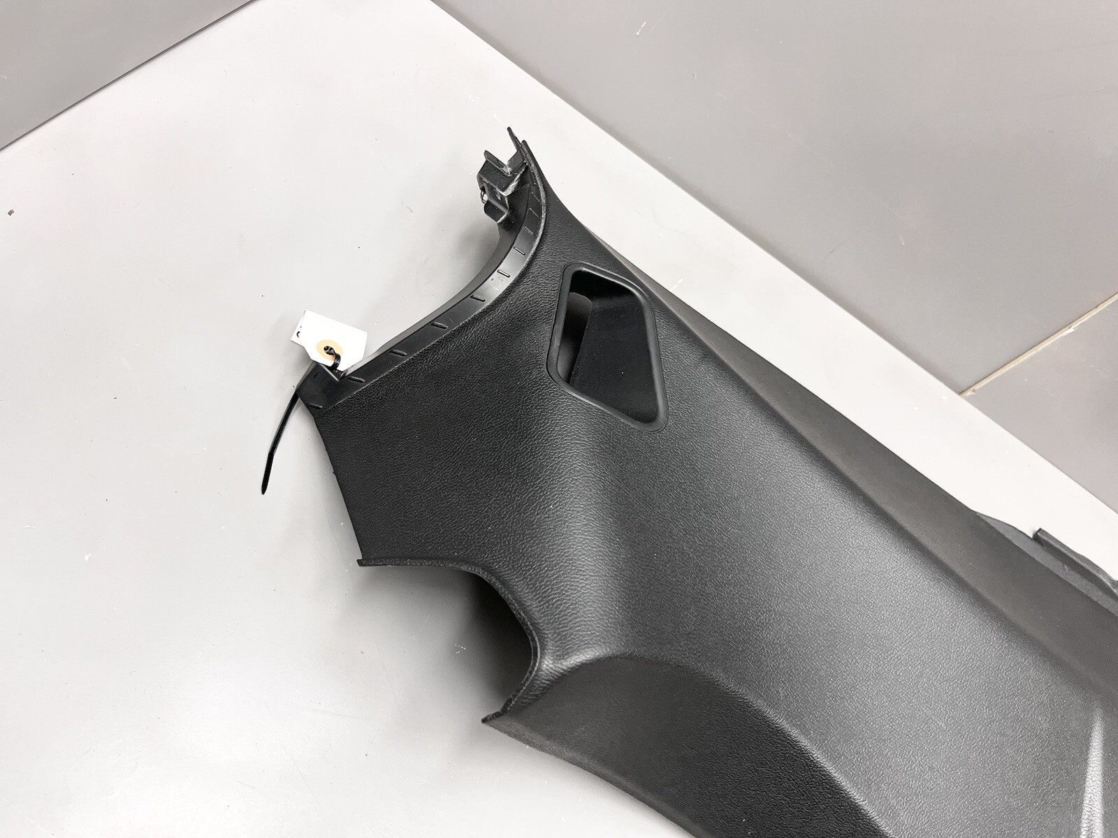 ⭐️2017-2020 MASERATI LEVANTE REAR RIGHT C PILLAR LOWER QUARTER TRIM COVER PANEL
