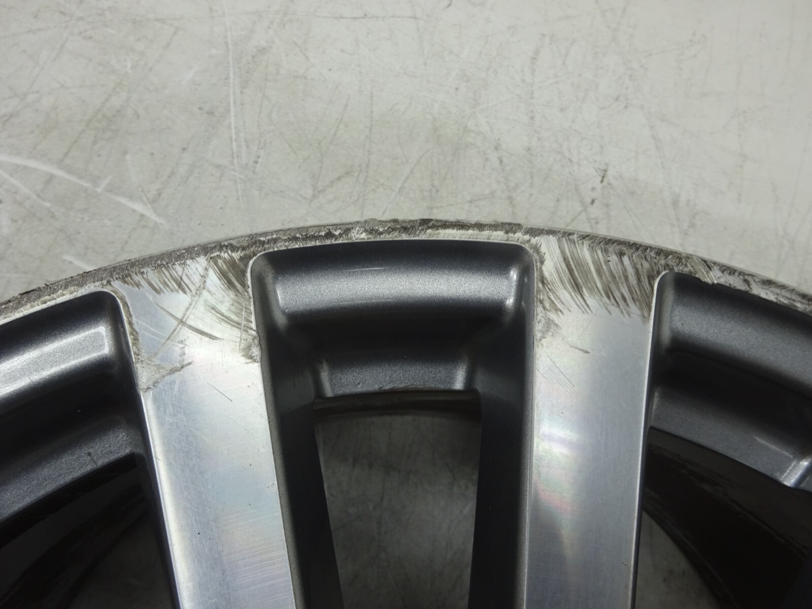 2014-2024 Maserati Ghibli Rear Alloy Wheel Rim 10x19 670016856 OEM DE240280