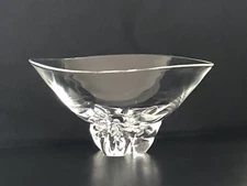 Vintage Steuben Crystal Trillium Footed Bowl by Donald Pollard, 9.75", #8089