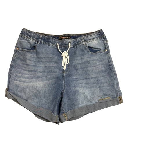 Plus Size Winged Skull & Rhinestone Denim Shorts - Blue - Size 24