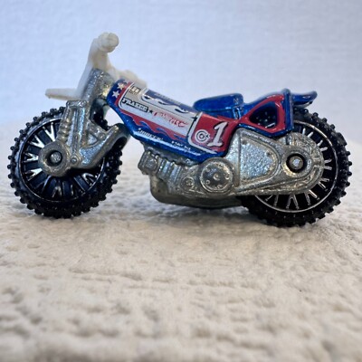 2013 Hot Wheels TRED SHREDDER GRAY 1:64 Diecast 2.25'' MOTORCYCLE W Red Silver