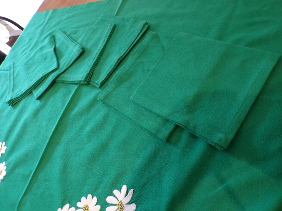 Vintage Nappe en coton vert brodée de marguerites + 6 Serviettes  ( réf 6 ) - Photo 4/4