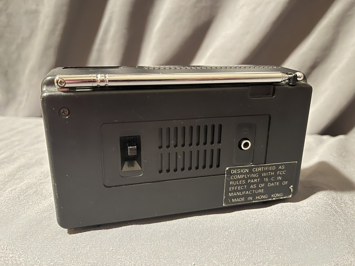 Vintage Magnavox AL-70 Pocket AM FM Transistor Radio - Hong Kong