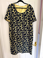 Ladies Black & Beige Geometric Shift Dress - Short Sleeve - Knee Length