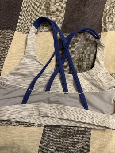 lululemon  sports bra size 4 No pads  - Picture 6 of 6