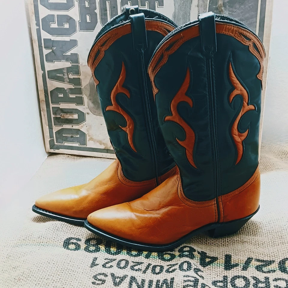 Botas vaqueras vintage Dingo años 70 nuevas con etiquetas de cuero occidental con detalle de llama de dos tonos Foto 2 de 4