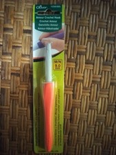 Clover 1056MN Amour Crochet Hook-Size M/N/9mm