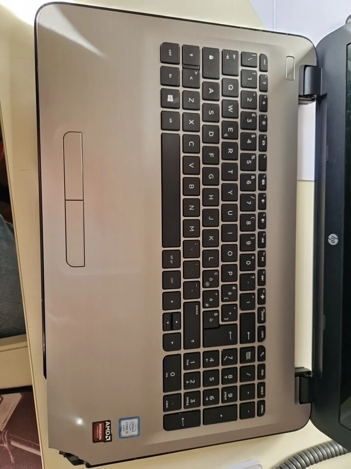 Notebook HP 15-ay032nl 4gb - Immagine 2 di 4