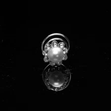 One Single Round Pearl Surrounded By Rhinestones Twist Bridal Wedding Hair Pin 