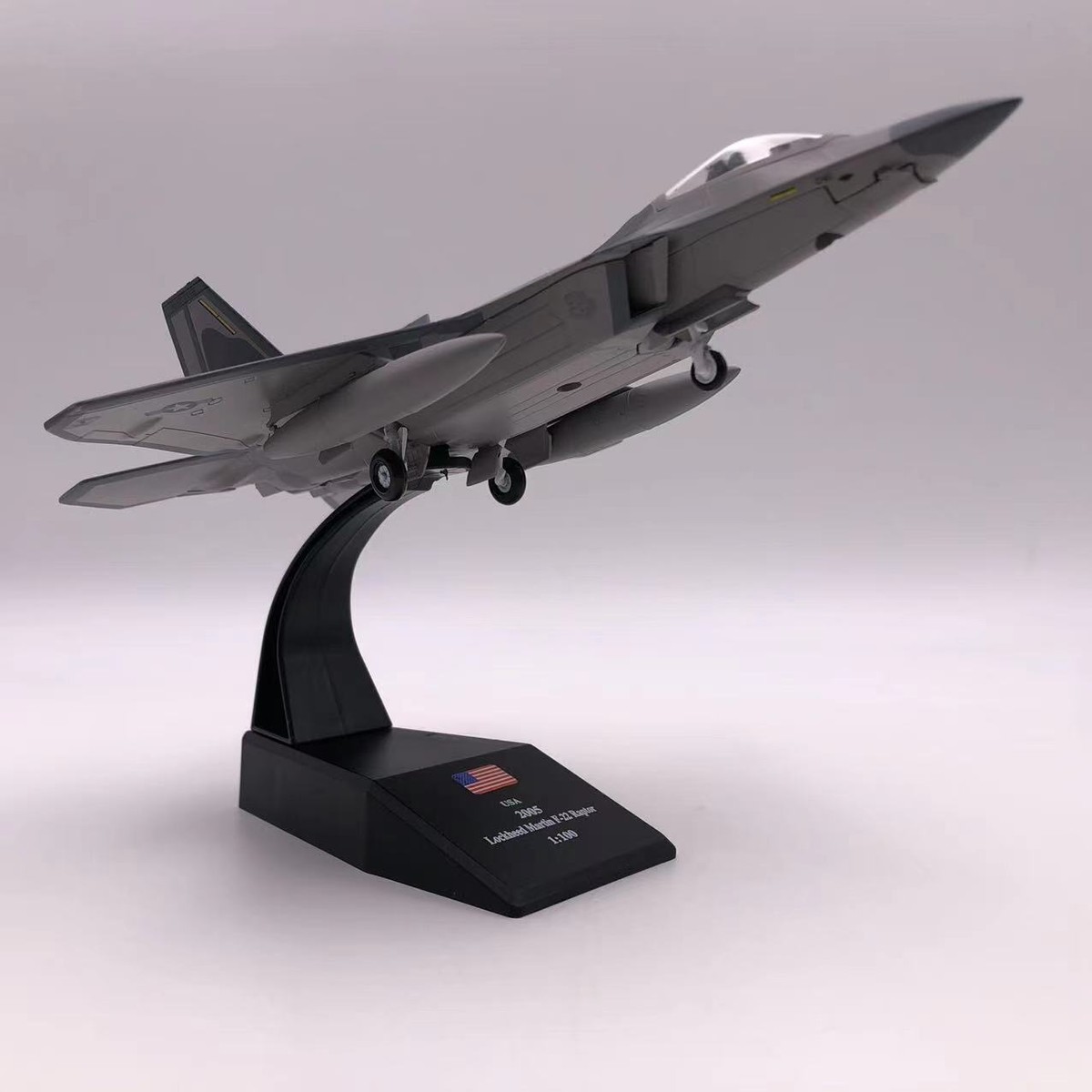 AMER USAF F-22 Raptor Stealth Air Superiority Fighter 1/100
