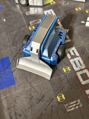 Hexbug Battlebots Arena con 3 bot, 3 telecomandi, molti extra, tutti testati/funzionanti - Foto 2 di 23