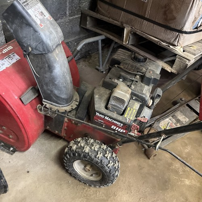 #ad 3 Year Old Yard Machine 24Inch Snow Blower 2 Stage Has Electric Start 8hp $126.00