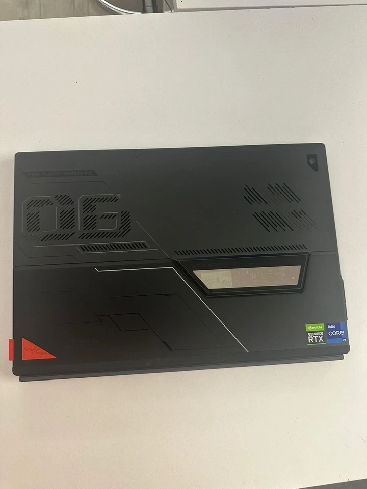 Asus ROG Flow Z13 i9-12900H 16GB RAM 1TB SSD 3050TI + XG Mobile RTX3080 - Image 2 of 4