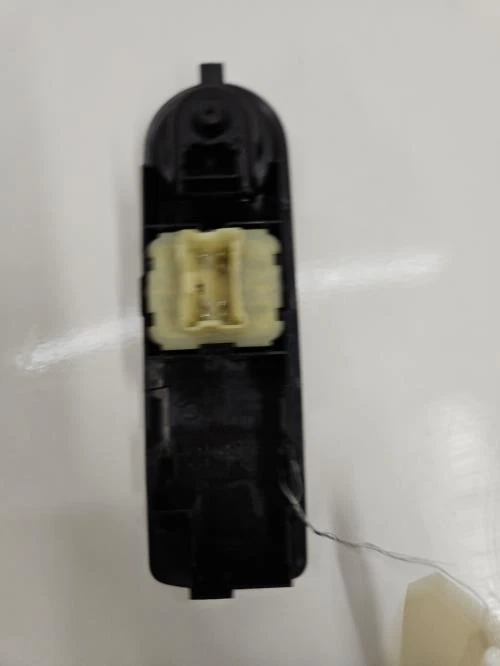 Interrupteur de leve vitre avant gauche RENAULT CLIO 4 PHASE 1 254118044R - Photo 2/3