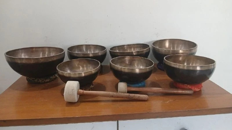 Kundalini Carved Tibetan Singing Bowl Set — Chakra Healing, Meditation & Yoga