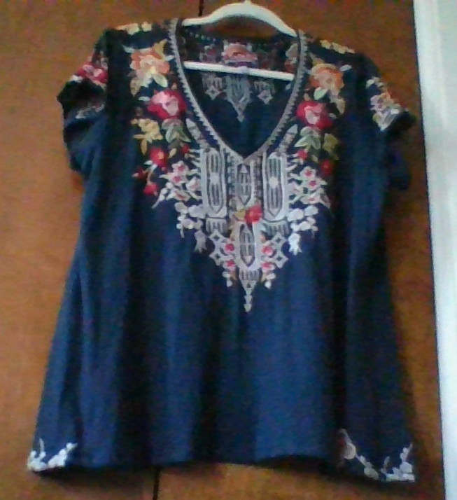 Johnny Was Izora Embroidered Floral Cotton Top Sz L Navy V-Neck Drape BEAUTIFUL!