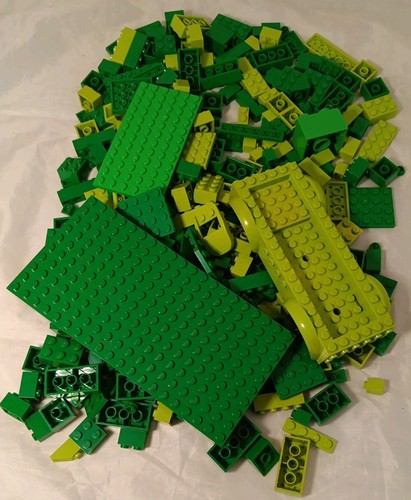LEGO Green Used Lot bricks plates various pieces. - Picture 7 of 7