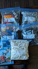 LEGO City Police Station 60141 Complete Set Police Theme 894 Pieces 2017