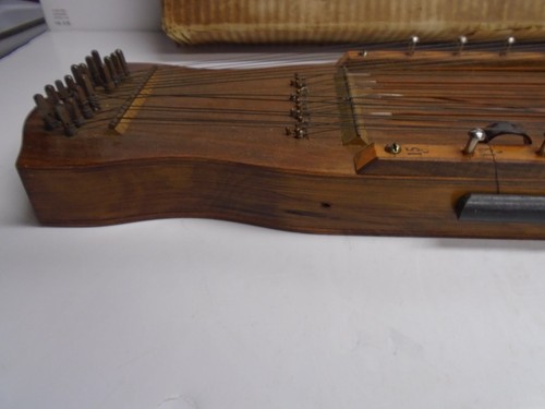 Antique "GUITAR-O-LIN" LAP STRING INSTRUMENT by J.E. BRUTON - NEEDS RESTRINGING - Picture 16 of 24